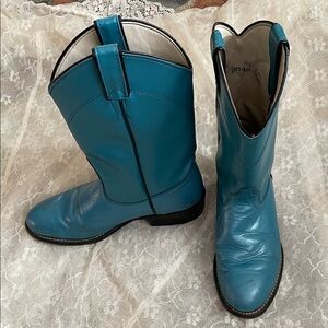 Laredo Cream Leather Cowboy Boots